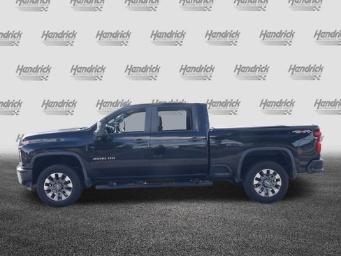 Used 2022 Chevrolet Silverado 2500 Custom w/ Custom Value Package AWD/4WD image 6