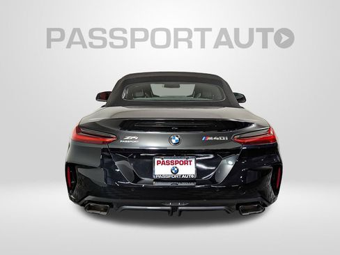 Used 2024 BMW Z4 M40i w/ Premium Package image 7