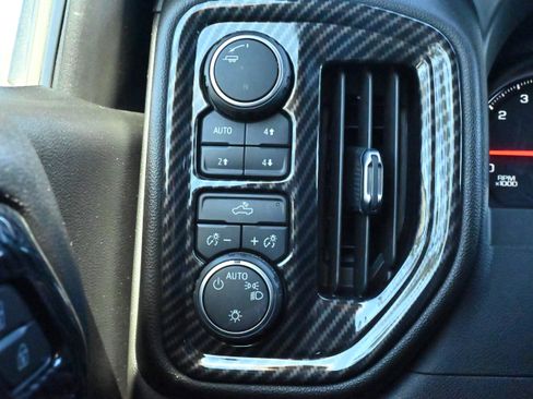 Used 2021 Chevrolet Silverado 1500 Custom Trail Boss image 18