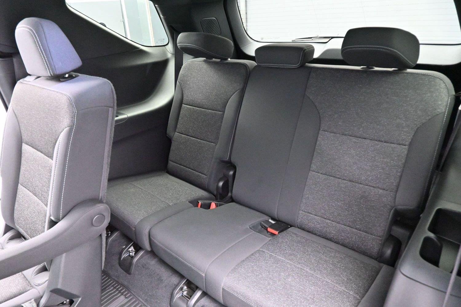 Used 2024 Chevrolet Traverse LT w/ LPO, Floor Liner Package FWD image 29