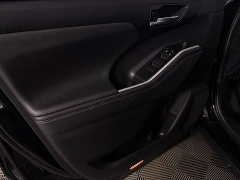 Used 2023 Toyota Highlander XSE AWD/4WD image 25