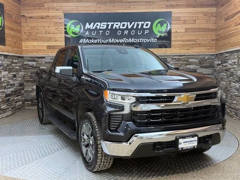 Used 2023 Chevrolet Silverado 1500 LT AWD/4WD image 2