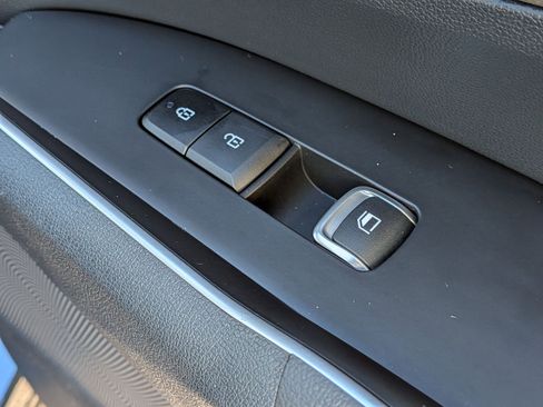 Used 2022 Kia Sorento S image 35