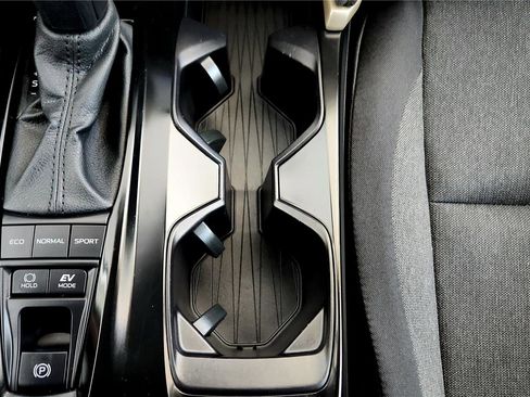 Used 2025 Toyota Camry LE image 34