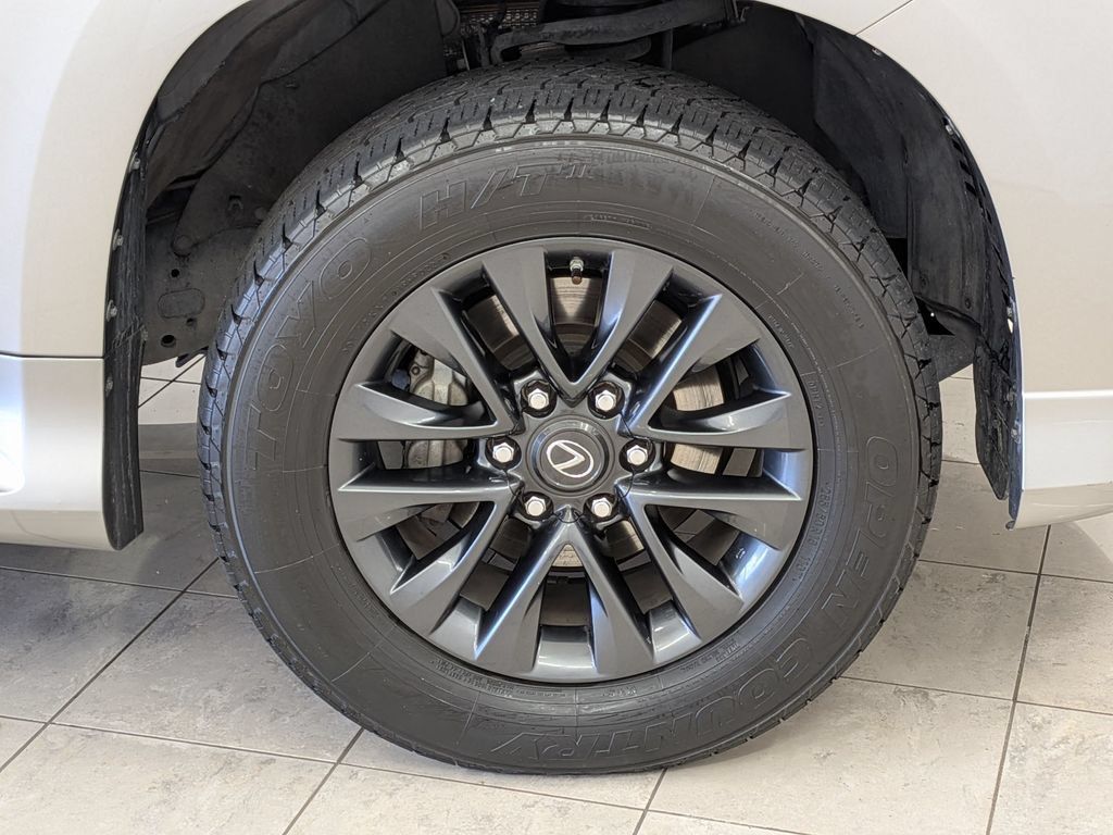 Used 2022 Lexus GX 460 Premium w/ Premium Package AWD/4WD image 12