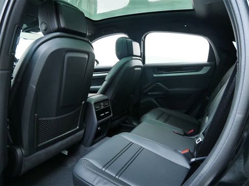 New 2026 Porsche Cayenne Coupe image 14
