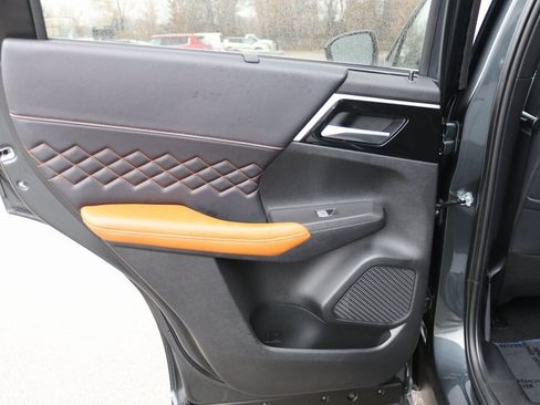 Used 2025 Mitsubishi Outlander SEL image 26