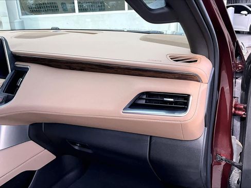 Used 2023 Chevrolet Tahoe Premier image 16