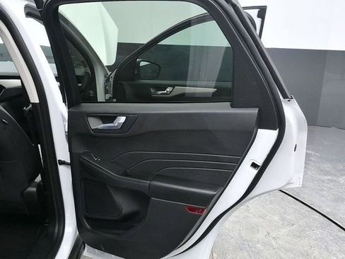 Used 2021 Ford Escape SE image 10