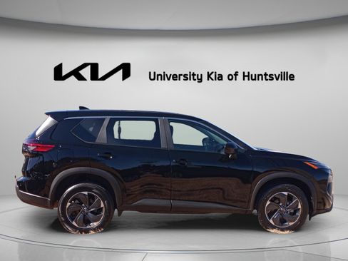 Used 2024 Nissan Rogue SV image 7