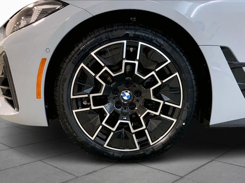 New 2026 BMW 430i xDrive w/ M Sport Package AWD/4WD image 11