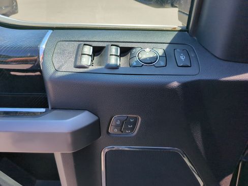 Used 2021 Ford F350 Platinum AWD/4WD image 12