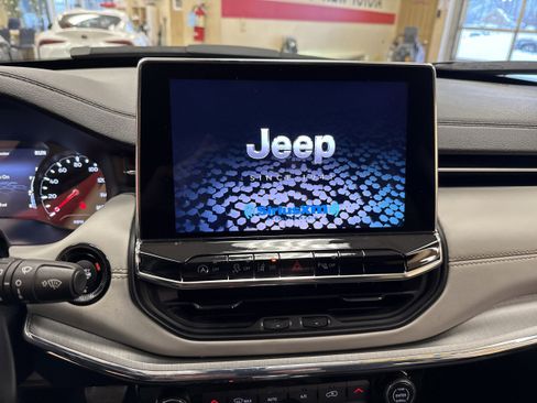 Used 2022 Jeep Compass Limited w/ Sun and Sound Group image 32