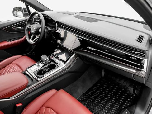 Used 2024 Audi SQ7 Prestige image 12