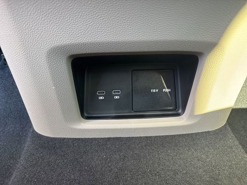 New 2026 Volkswagen Atlas SE image 13