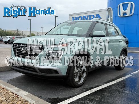Used 2025 Hyundai Venue SEL FWD image 1