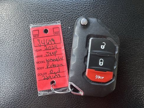 Used 2024 Jeep Wrangler Unlimited Rubicon 4xe image 37