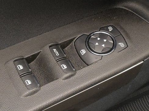 Used 2018 Ford EcoSport SE w/ SE Convenience Package image 27