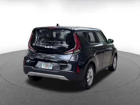 Used 2025 Kia Soul LX w/ LX Technology Package FWD image 15