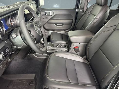 New 2025 Jeep Gladiator Sport w/ Premium Package image 5