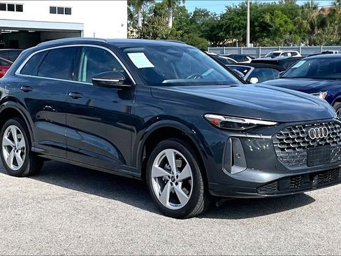 Certified 2025 Audi Q5 Premium Plus w/ Premium Plus AWD/4WD image 2