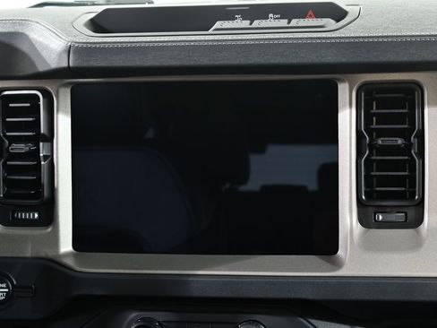 New 2026 Ford Bronco Outer Banks AWD/4WD image 9