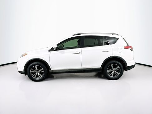 Used 2018 Toyota RAV4 XLE AWD/4WD image 4
