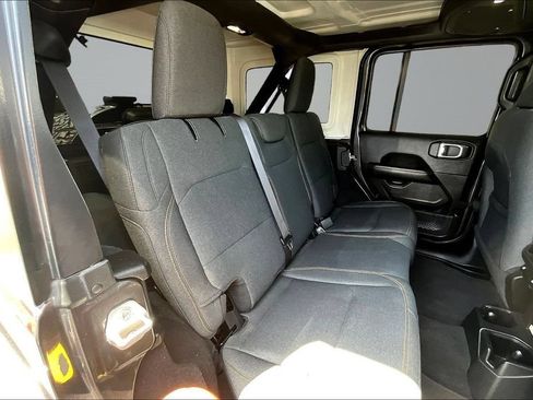 Used 2024 Jeep Wrangler Unlimited Sahara w/ Technology Group AWD/4WD image 23