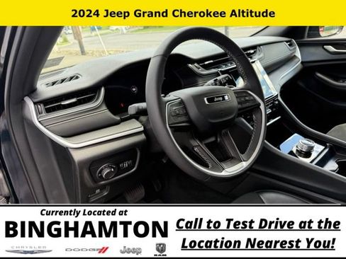 Used 2024 Jeep Grand Cherokee Altitude AWD/4WD image 11