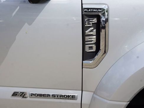 Certified 2019 Ford F450 Platinum w/ Platinum Ultimate Package AWD/4WD image 35