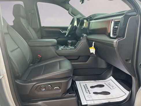 Used 2024 GMC Sierra 1500 Denali w/ Denali Reserve Package image 15