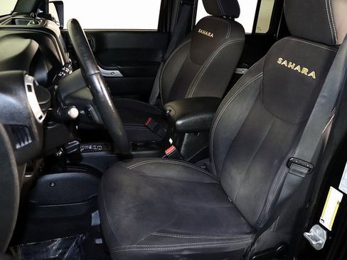 Used 2015 Jeep Wrangler Unlimited Sahara image 4