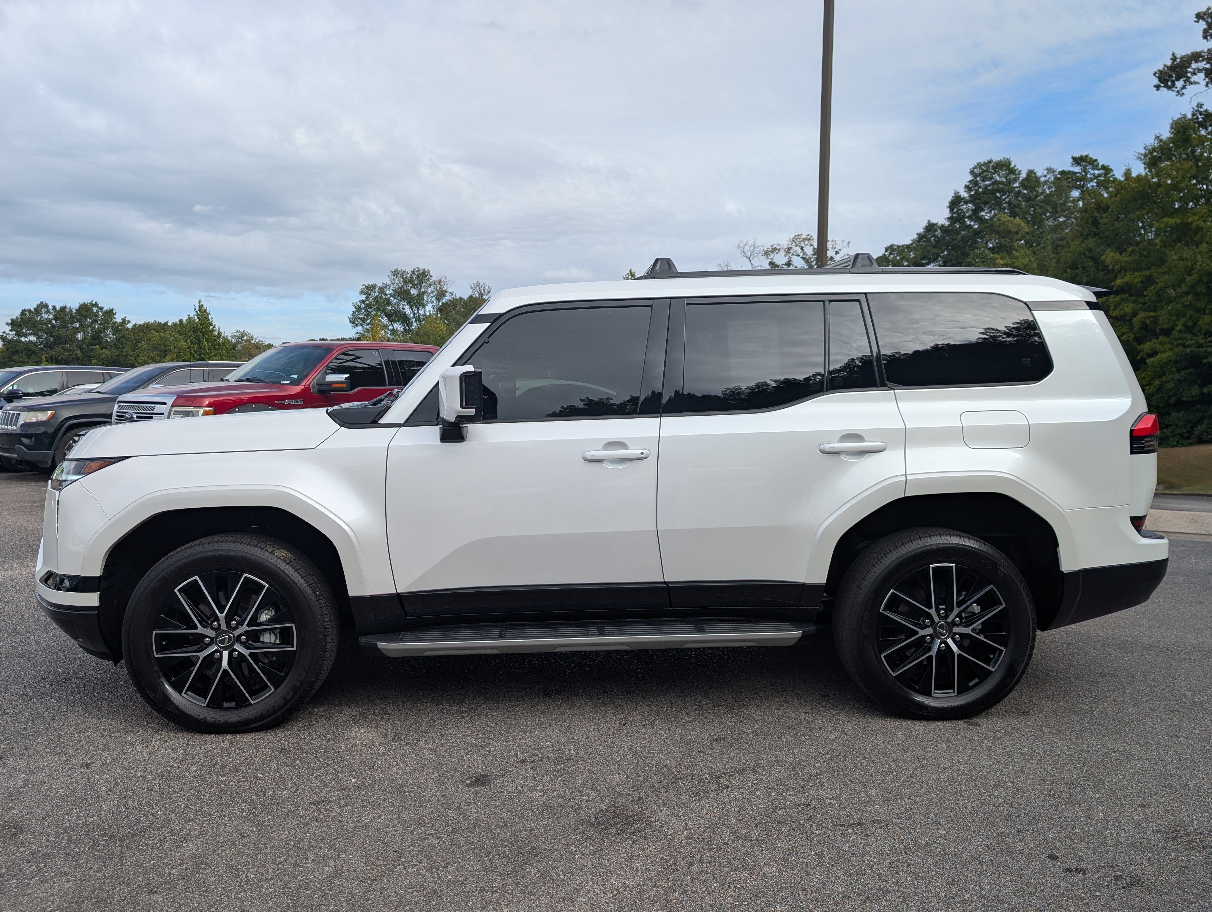 Used 2026 Lexus GX 550 w/ Accessory Package (2T) AWD/4WD image 6