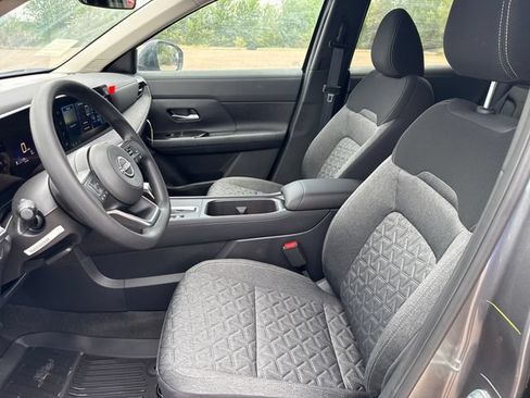New 2026 Nissan Kicks SV w/ Cold Weather Package FWD image 9