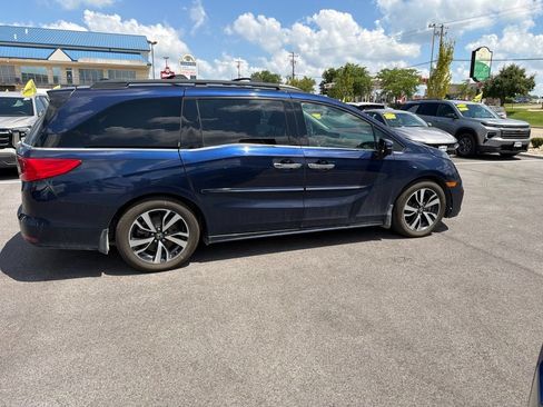 Used 2018 Honda Odyssey Elite image 12