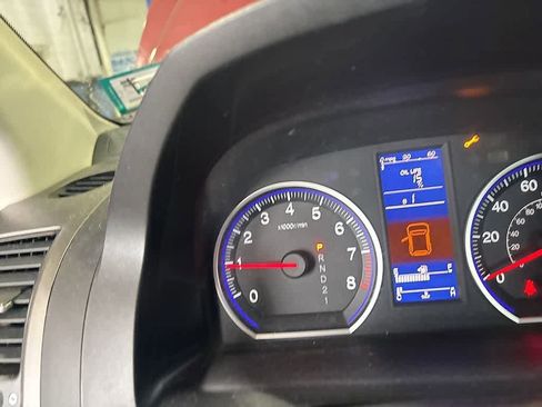 Used 2011 Honda CR-V LX image 2