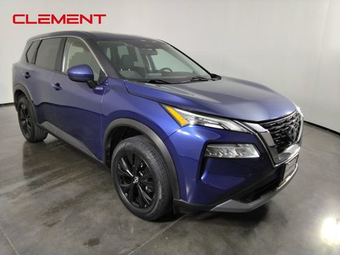 Used 2023 Nissan Rogue SV FWD image 3