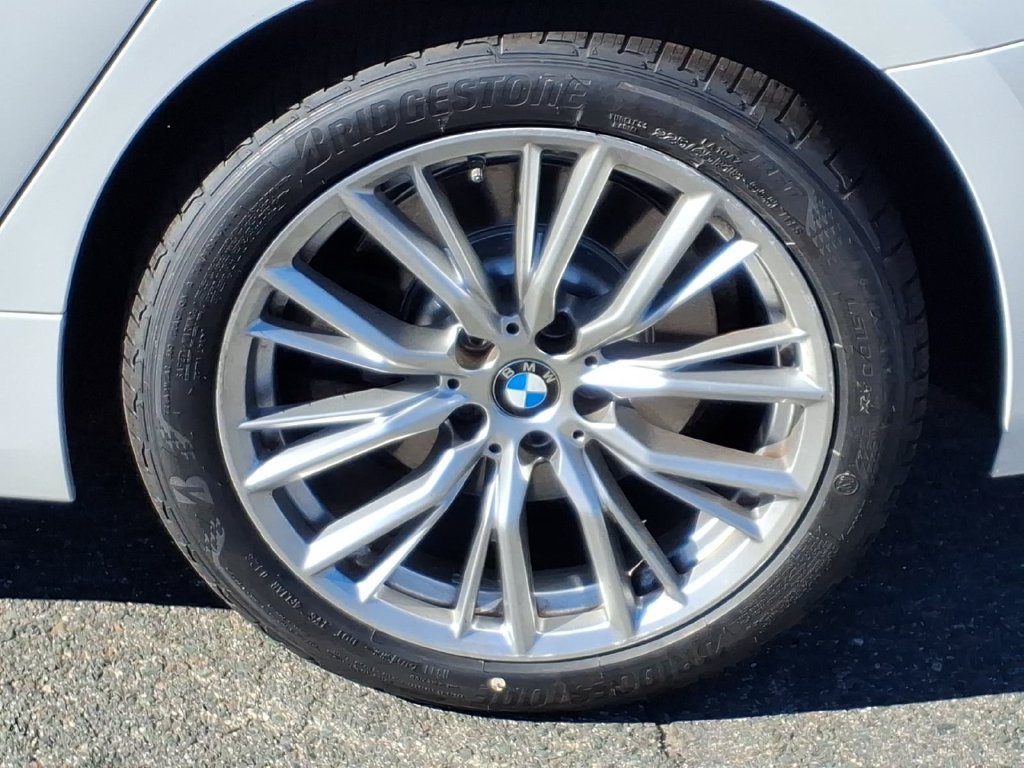 Used 2023 BMW 330i xDrive Sedan w/ Driving Assistance Package AWD/4WD image 10