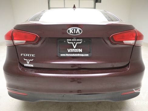 Used 2017 Kia Forte LX w/ LX Popular Package FWD image 4