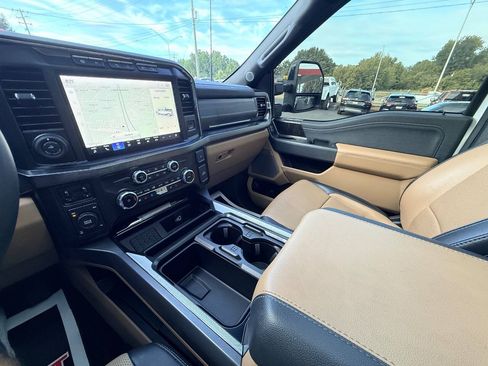 Used 2024 Ford F250 Lariat w/ Lariat Ultimate Package AWD/4WD image 37