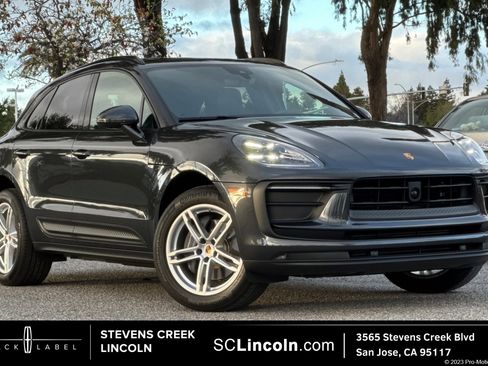 Used 2024 Porsche Macan image 1