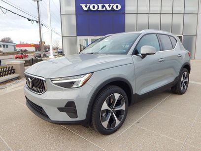 New 2025 Volvo XC40 B5 Core w/ Protection Package Premier