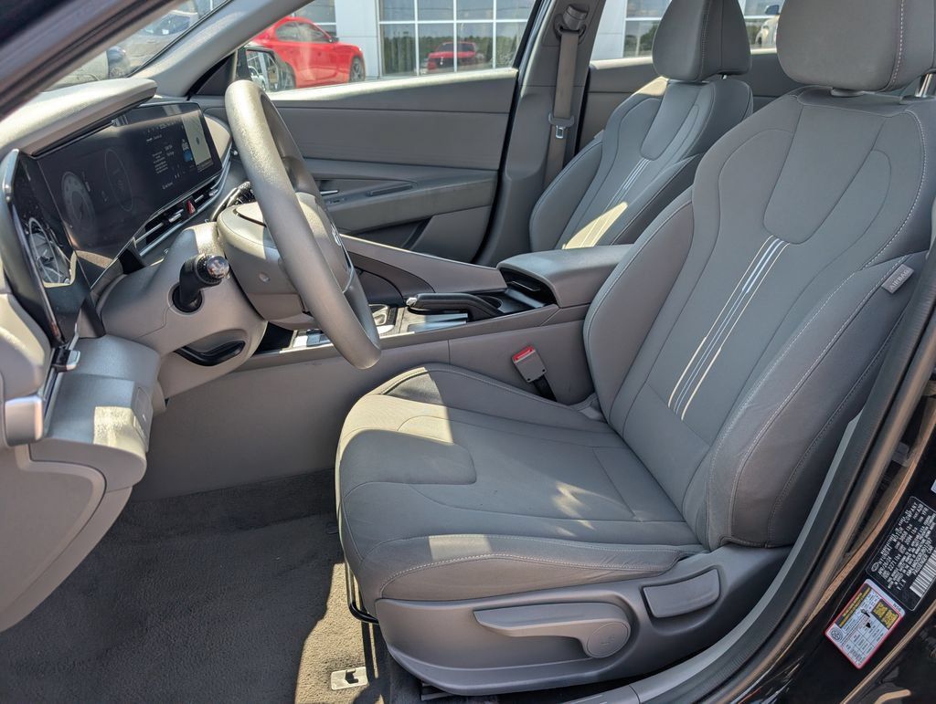 Used 2024 Hyundai Elantra SEL FWD image 11