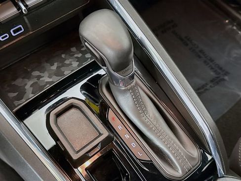 Used 2025 GMC Canyon Elevation image 17