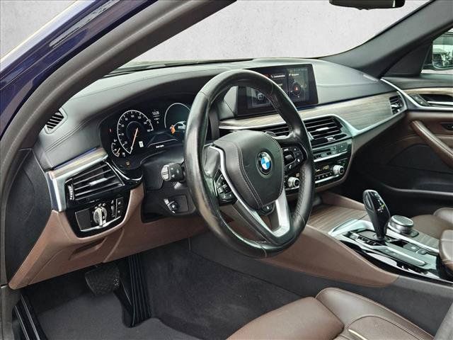 Used 2019 BMW 540i w/ Executive Package RWD image 9