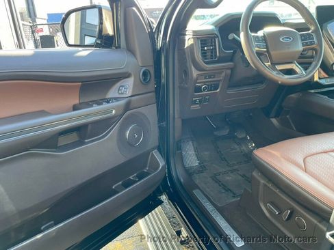 Used 2024 Ford Expedition King Ranch image 9