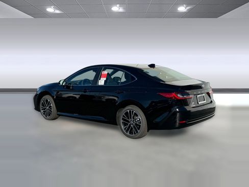 New 2026 Toyota Camry XLE (XLE AWD (Natl)) image 3