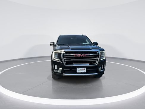 Used 2024 GMC Yukon XL SLT image 3