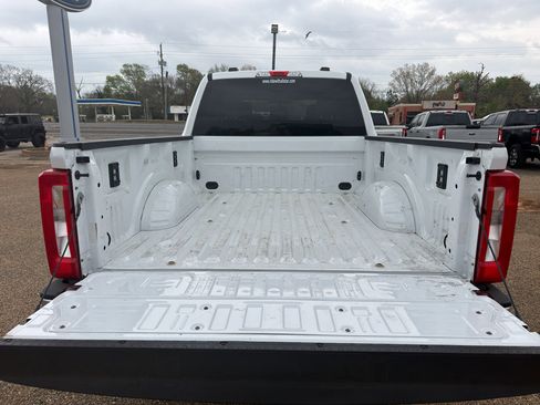 Used 2024 Ford F250 XLT w/ FX4 Off-Road Package image 14