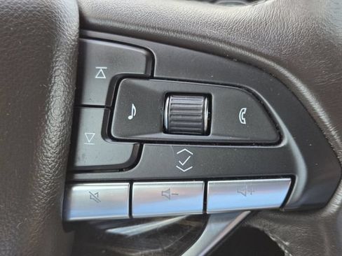 Used 2022 Cadillac Escalade Premium Luxury AWD/4WD image 21